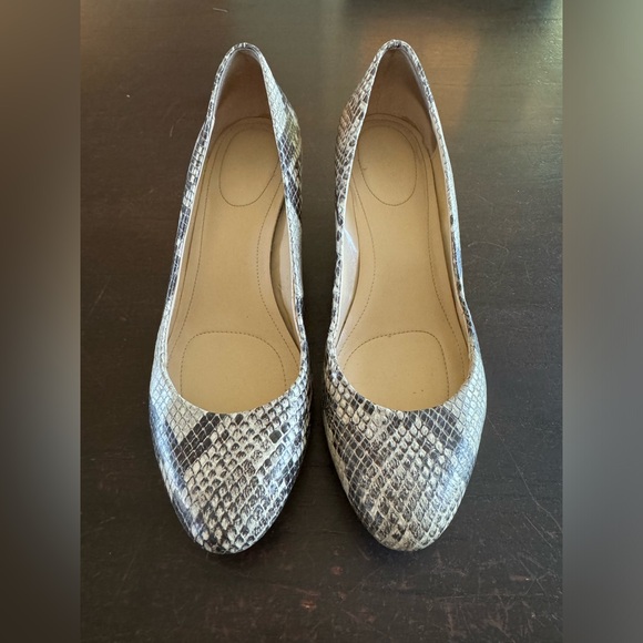 Calvin Klein Yana Wedge Heel Snakeskin print size 8 - Picture 2 of 13